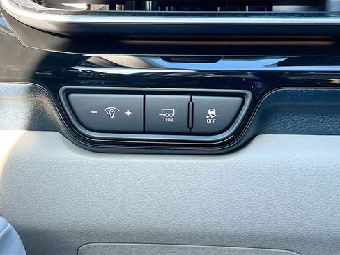 Used 2026 Kia Carnival SX Prestige FWD image 13