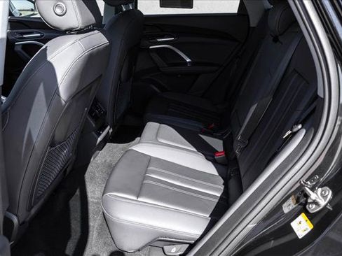 Certified 2025 Audi Q5 Premium w/ Convenience Package AWD/4WD image 19