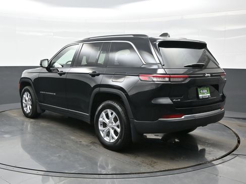 Used 2023 Jeep Grand Cherokee Limited w/ MOPAR Finishing Package image 4