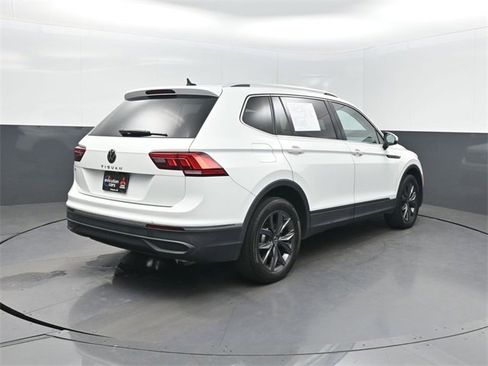Used 2022 Volkswagen Tiguan SE image 36