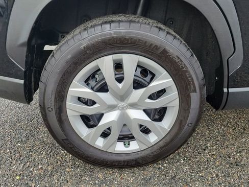 Used 2024 Toyota Corolla Cross L image 5