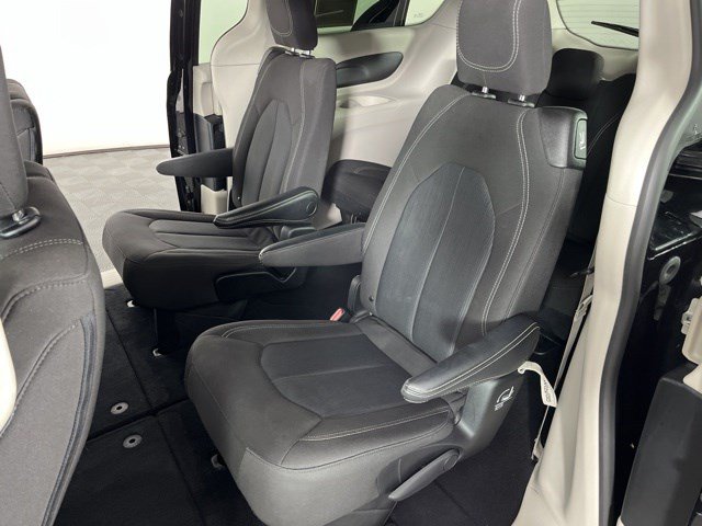Used 2023 Chrysler Voyager LX FWD image 37