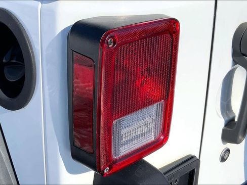 Used 2017 Jeep Wrangler Unlimited Sport w/ Quick Order Package 24S image 28