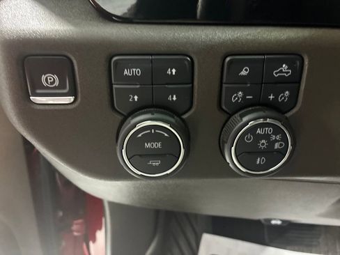 Used 2025 Chevrolet Silverado 1500 LTZ AWD/4WD image 22
