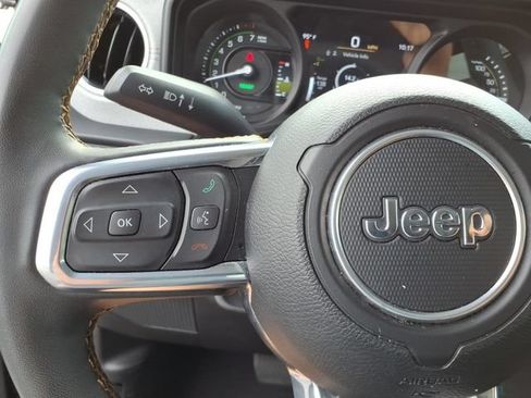 Used 2024 Jeep Wrangler Unlimited Sahara AWD/4WD image 17