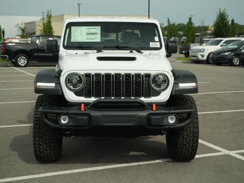 New 2026 Jeep Gladiator Mojave w/ Steel Bumper Group AWD/4WD image 2