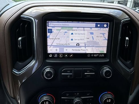 Used 2020 Chevrolet Silverado 1500 High Country w/ Technology Package RWD image 26