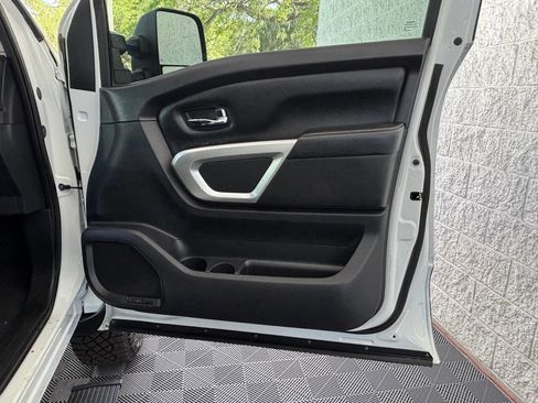 Used 2016 Nissan Titan PRO-4X image 31