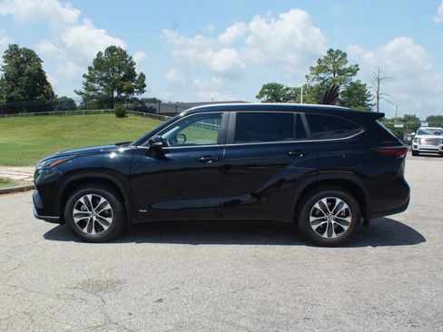 Certified 2026 Toyota Highlander XLE AWD/4WD image 13