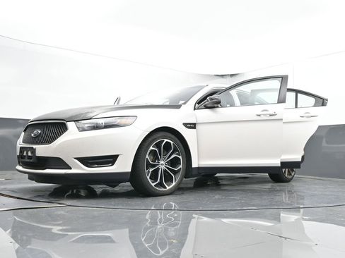 Used 2017 Ford Taurus SHO image 69