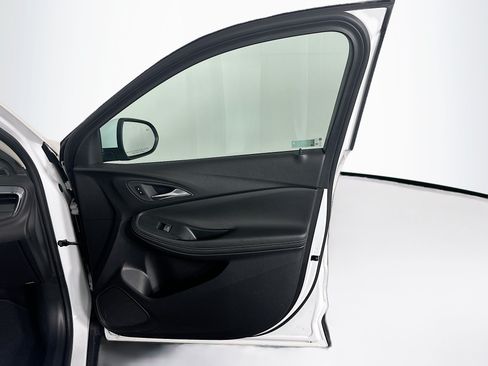 Used 2025 Buick Encore GX Preferred FWD image 30