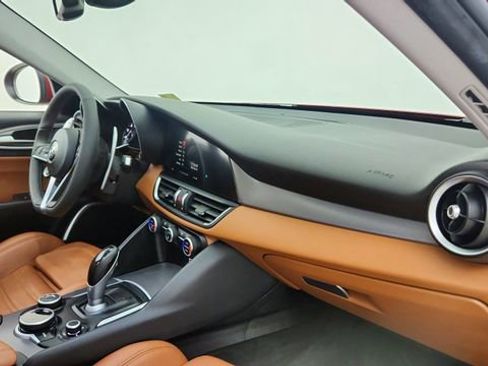 Used 2017 Alfa Romeo Giulia Ti w/ TI 19" Sport Package image 20