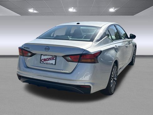 Used 2026 Nissan Altima 2.5 SV FWD image 3