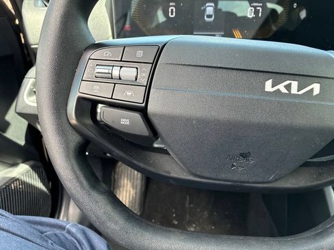 Used 2025 Kia K4 FWD image 23