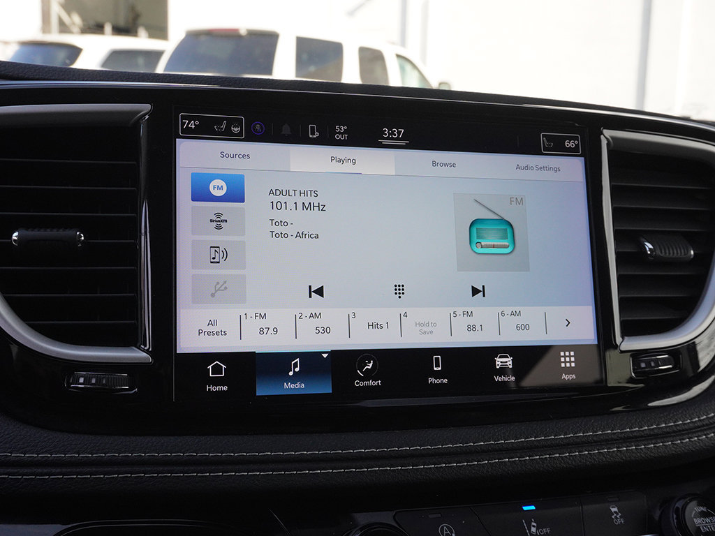 Used 2022 Chrysler Pacifica Touring-L FWD image 47