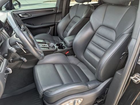 Certified 2022 Porsche Macan GTS AWD/4WD image 5