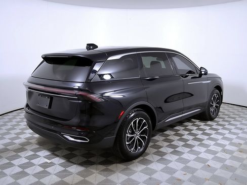 Used 2025 Lincoln Nautilus Premier w/ Equipment Group 102A AWD/4WD image 7