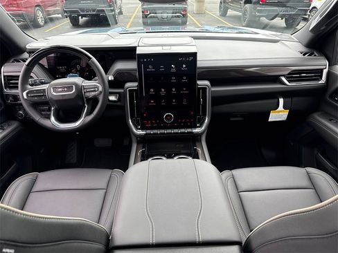 New 2026 GMC Yukon XL Elevation image 30