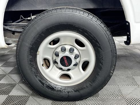 Used 2023 GMC Savana 2500 Extended w/ Driver Convenience Package image 30