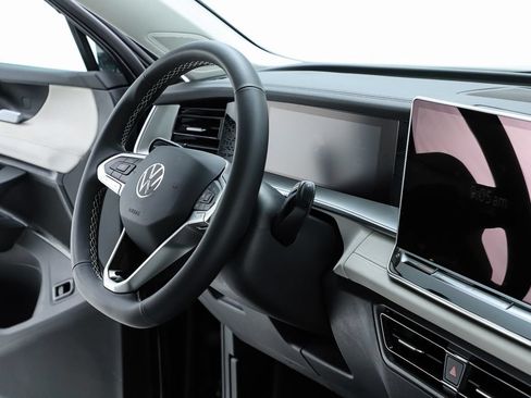 New 2026 Volkswagen Tiguan SE FWD image 74