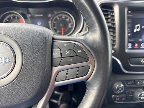 Used 2021 Jeep Cherokee Latitude Lux w/ Comfort/Convenience Group image 24