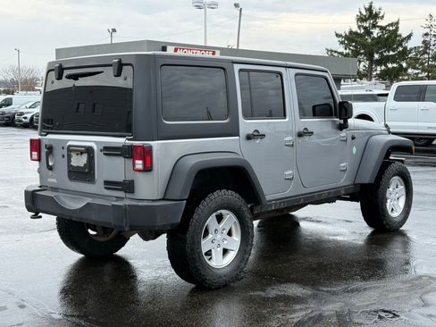 Used 2018 Jeep Wrangler Unlimited Sport w/ Connectivity Group image 3