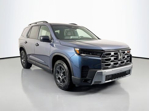 New 2026 Honda Pilot TrailSport image 3
