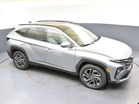 Used 2025 Hyundai Tucson Limited AWD/4WD image 42