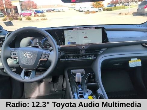 New 2026 Toyota Crown Platinum image 4