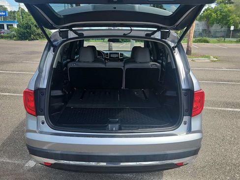 Certified 2018 Honda Pilot Touring image 22