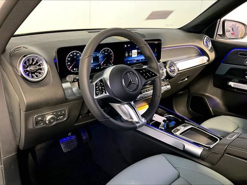 New 2026 Mercedes-Benz GLB 250 4MATIC image 9