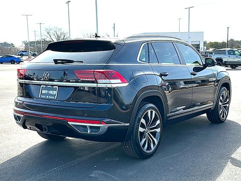 Used 2020 Volkswagen Atlas Cross Sport SEL R-Line image 8