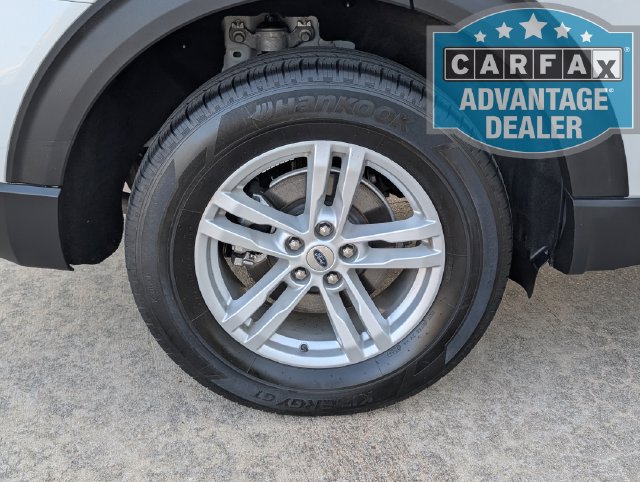Used 2024 Ford Explorer XLT AWD/4WD image 3
