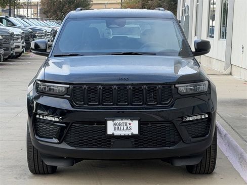 New 2025 Jeep Grand Cherokee Limited w/ Black Appearance Package image 3