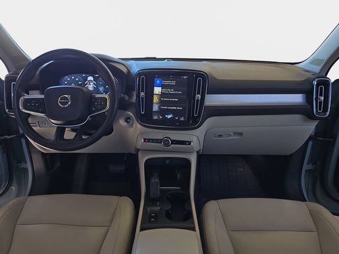 Used 2019 Volvo XC40 T5 Momentum AWD/4WD image 10