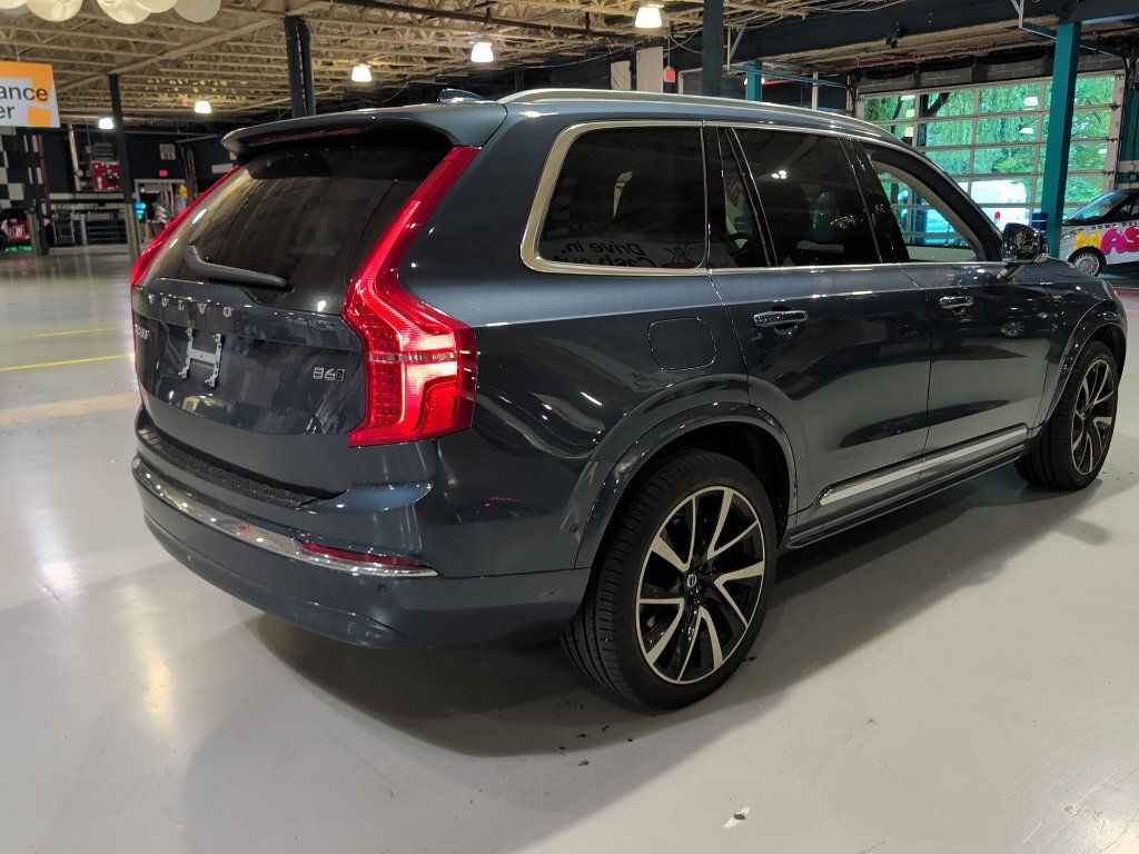 Used 2023 Volvo XC90 B6 Plus AWD/4WD image 13