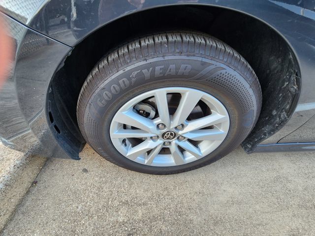 Used 2026 Toyota Camry LE FWD image 9