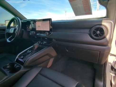 Used 2026 Chevrolet Colorado Trail Boss w/ Midnight Edition image 23