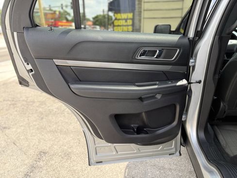 Used 2019 Ford Explorer XLT w/ Equipment Group 202A image 19