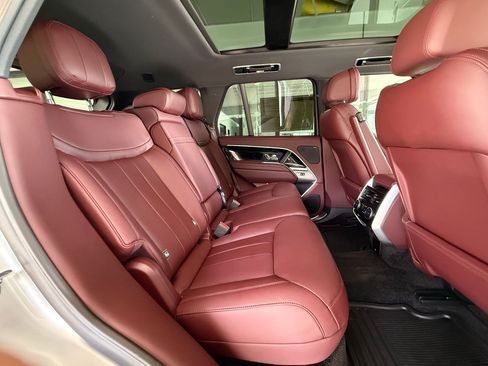 Certified 2025 Land Rover Range Rover SE AWD/4WD image 30