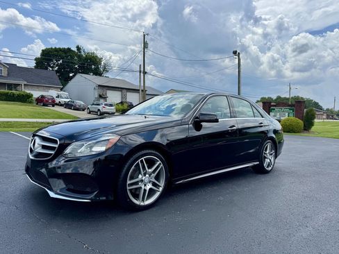 Used 2016 Mercedes-Benz E 350 4MATIC Sedan image 2