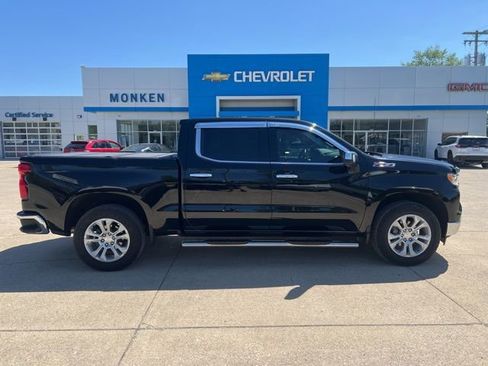 Used 2022 Chevrolet Silverado 1500 LTZ w/ Technology Package AWD/4WD image 2
