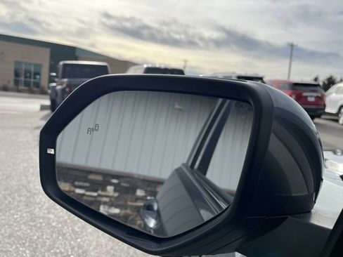 Used 2021 Volkswagen Atlas SE image 24