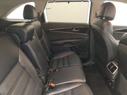 Used 2017 Kia Sorento EX w/ EX V6 Premium Package image 19