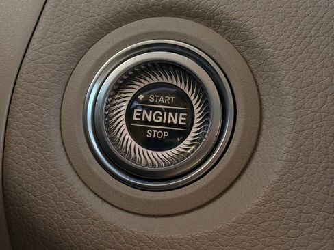 Used 2022 Mercedes-Benz GLC 300 4MATIC image 34