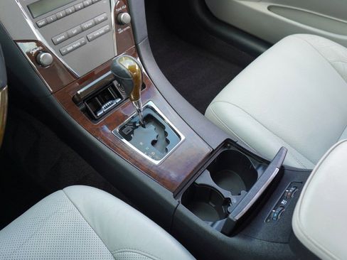 Used 2010 Lexus ES 350 FWD image 18