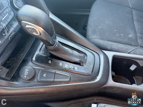 Used 2018 Ford Focus SE FWD image 18