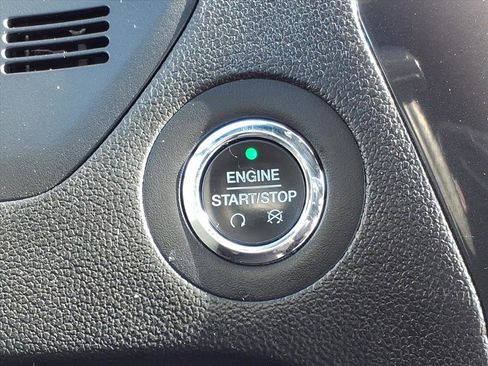 Used 2019 Ford Explorer XLT w/ Equipment Group 202A image 18