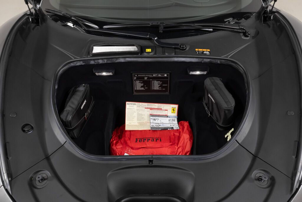 Used 2022 Ferrari F8 Tributo RWD image 23