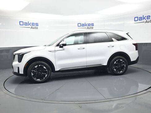 Certified 2026 Kia Sorento S AWD/4WD image 5